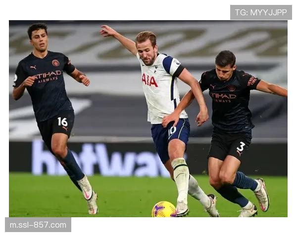 凯恩谈回撤战术:如何利用跑动撕裂对方防线