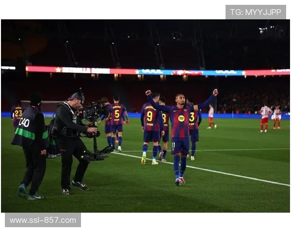 巴萨备战情况更新:拉菲尼亚与拉什福德缺席训练,德容恢复合练