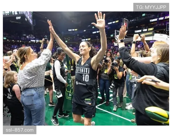 西雅图风暴官方确认,苏·伯德雕像揭幕仪式将于赛季首个主场赛前举行